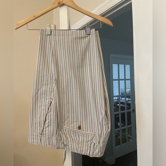 Men’s shorts by Tommy Bahama. Waist size 34. - Picture 1 of 4